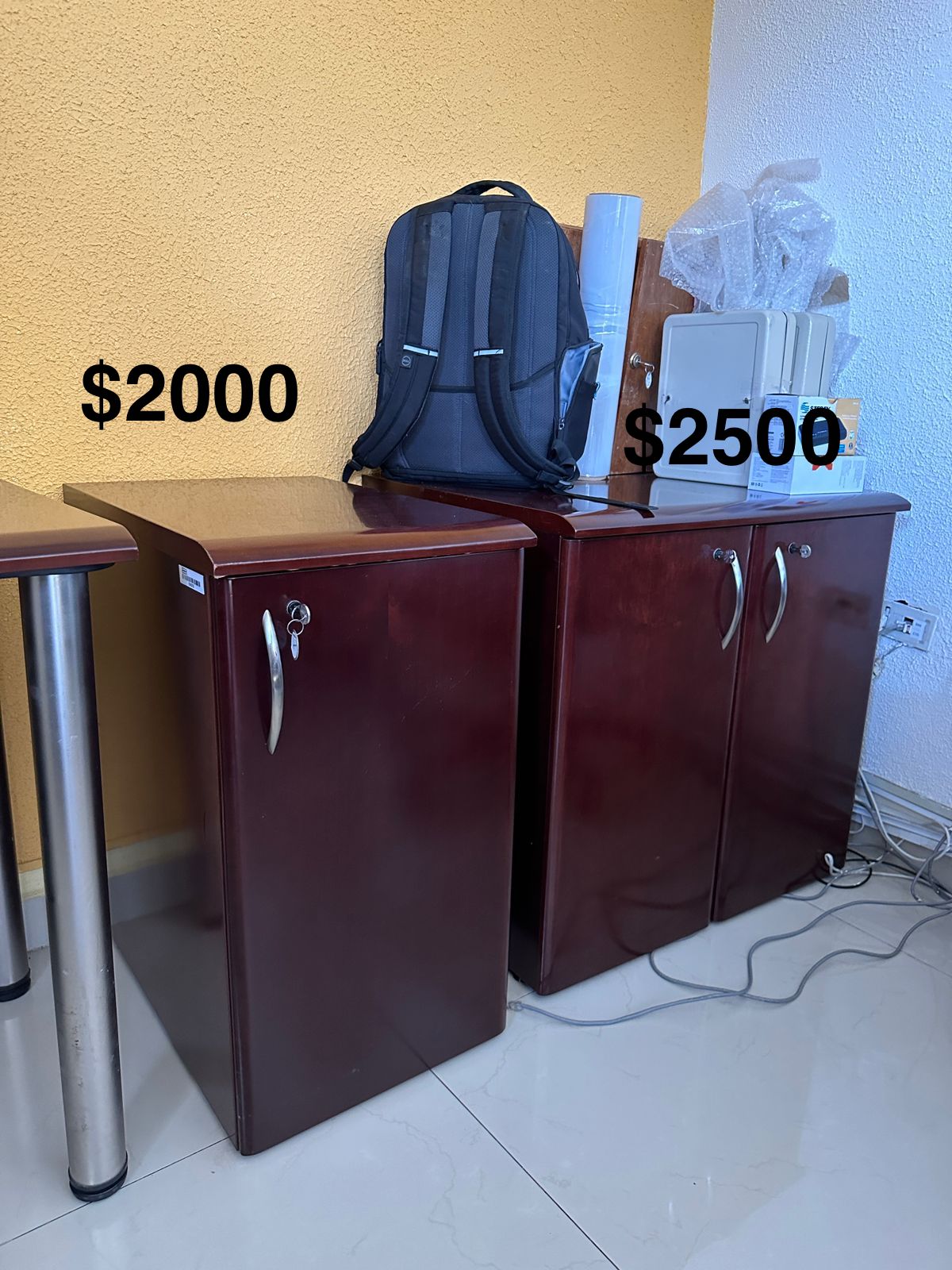 Escritorios de madera seminuevos