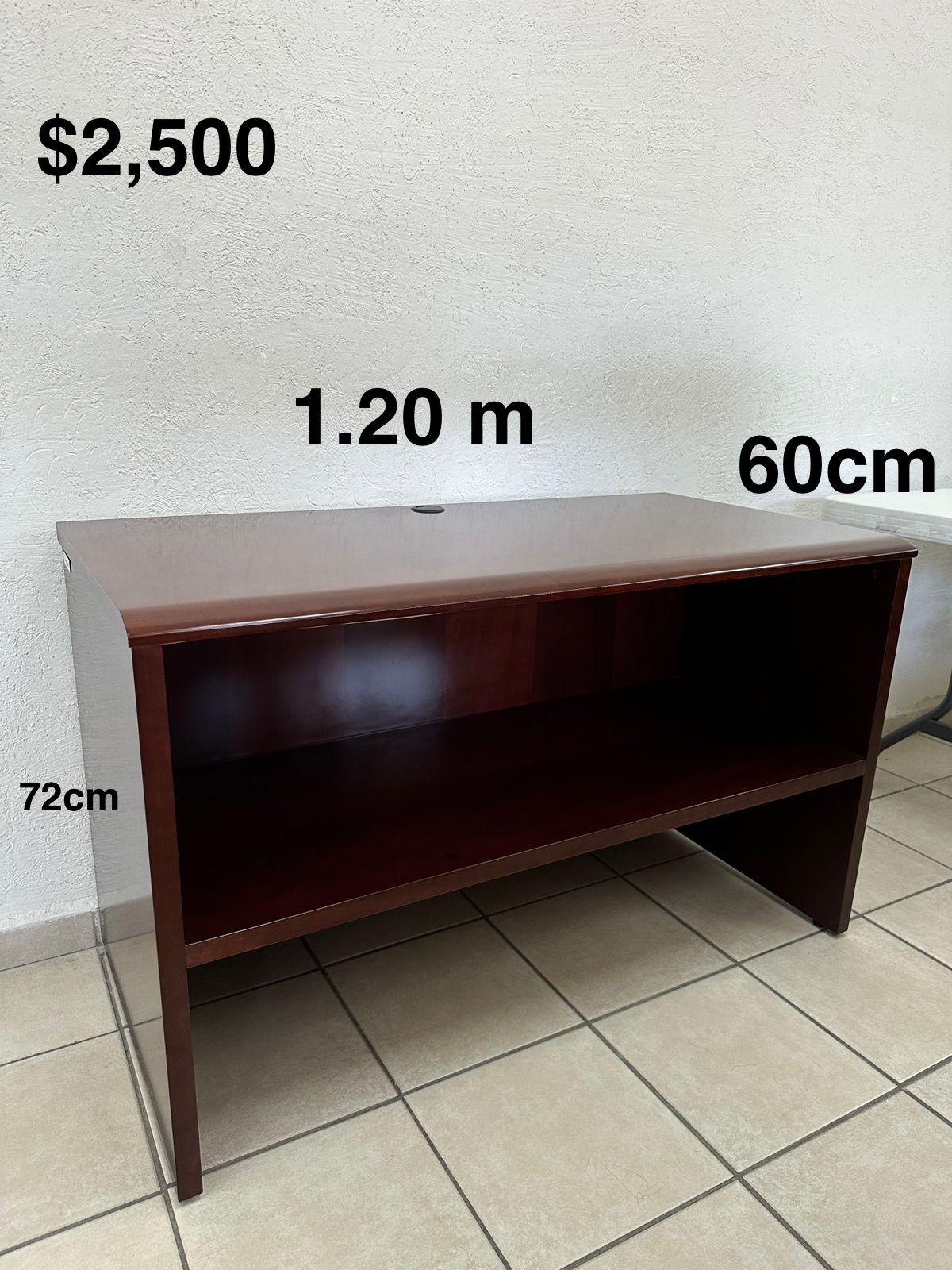 Escritorios de madera seminuevos