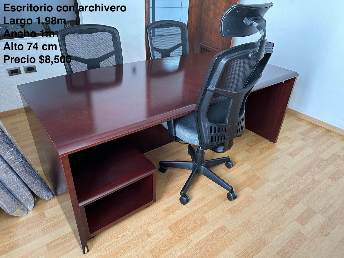 Escritorios de madera seminuevos