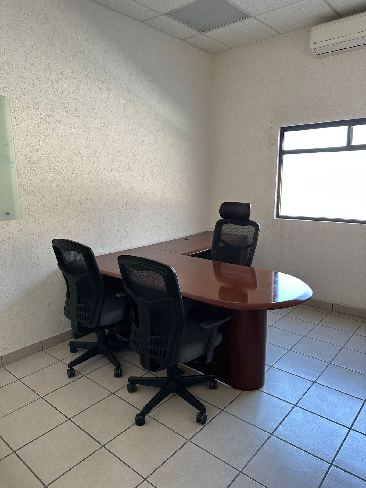 Escritorios de madera seminuevos