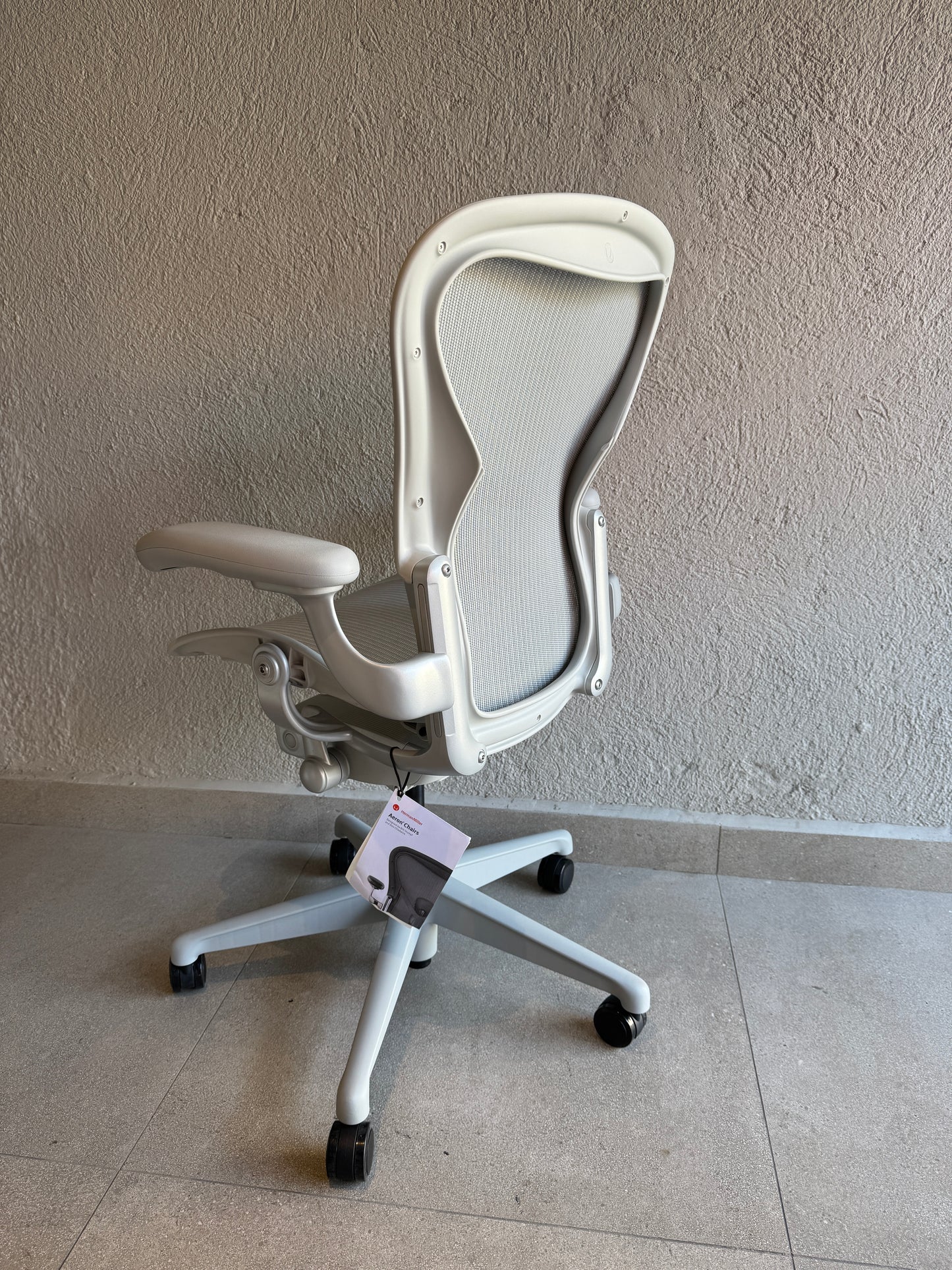 Aeron remastered mineral nueva de exhibición