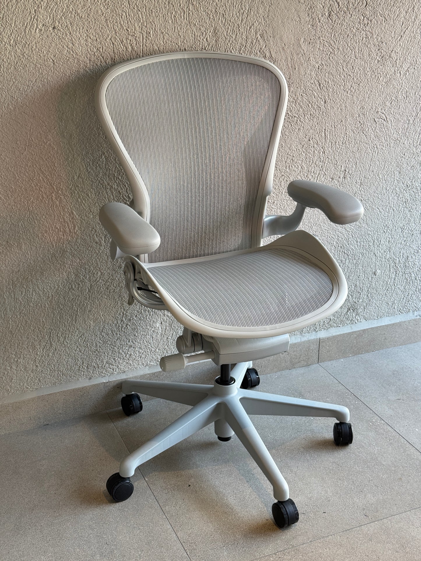 Aeron remastered mineral nueva de exhibición