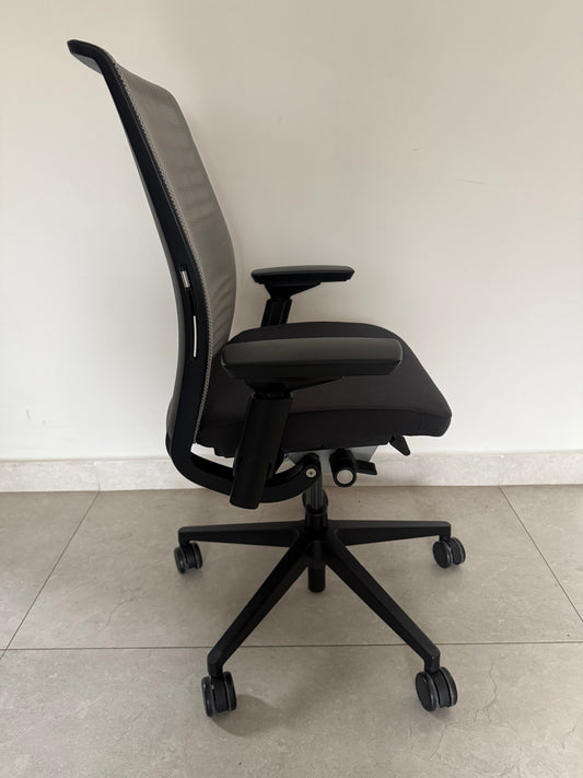 Silla Steelcase Think V2 -  Preowned