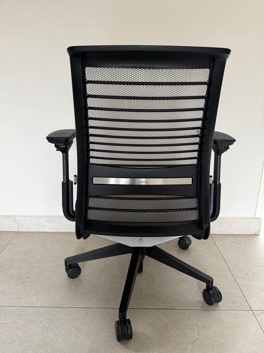 Silla Steelcase Think V2 -  Preowned